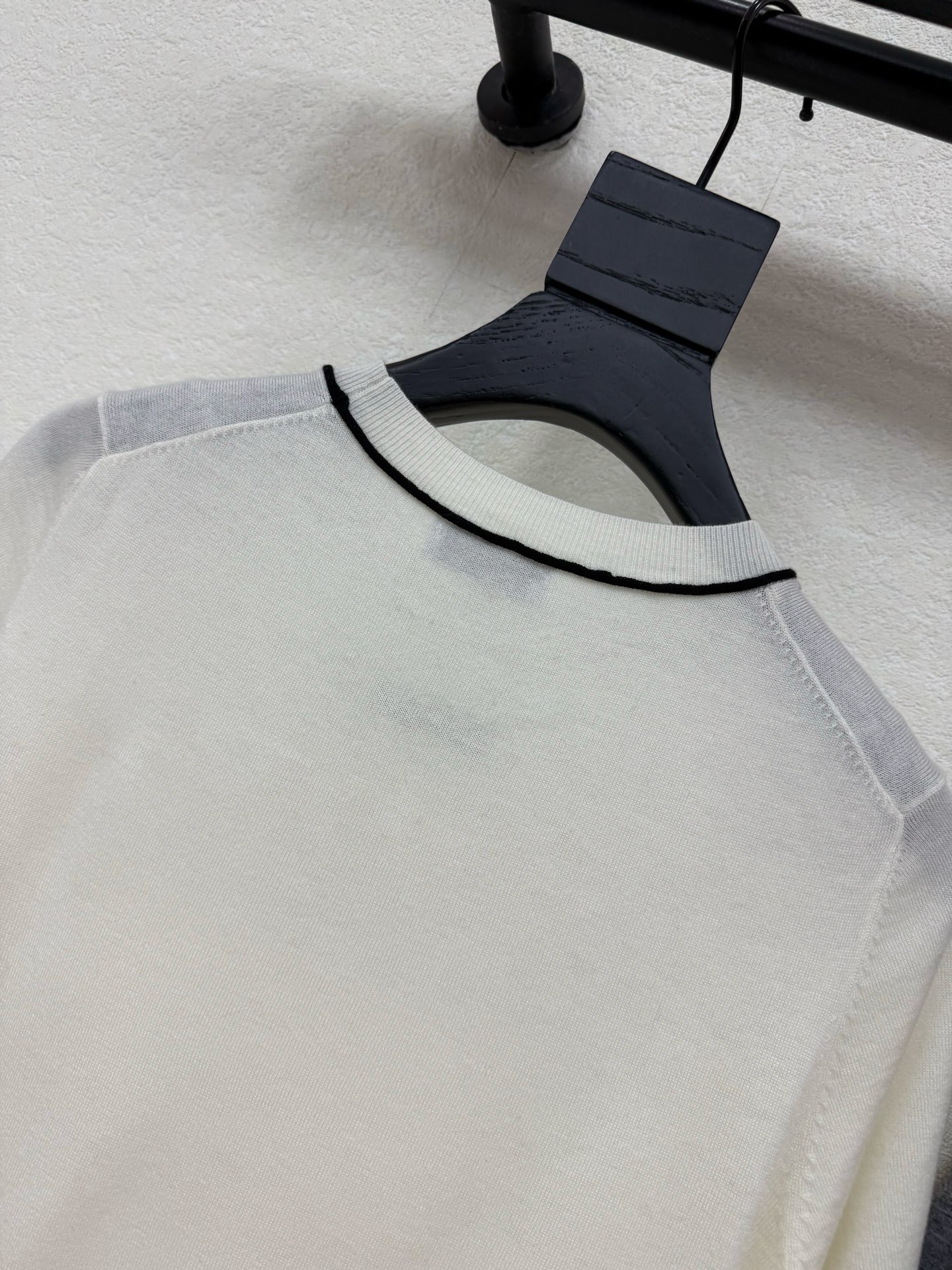 Women's short sleeves